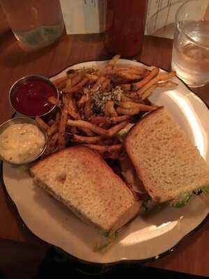 Crest Gastropub Parsons