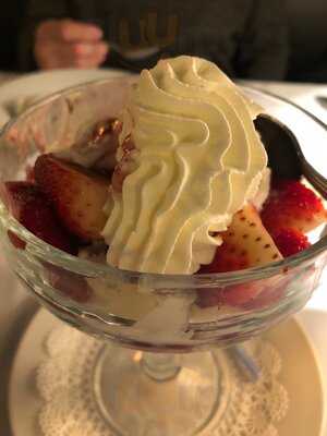 Petite Violette Restaurant