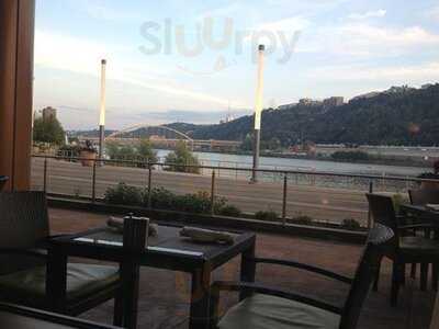 Andrew's Steak And Seafood