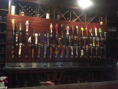 Hough's Taproom & Brewpub