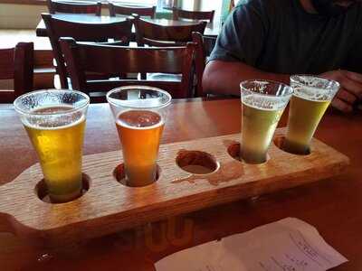 Hough's Taproom & Brewpub