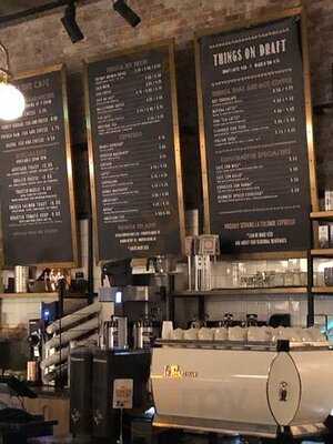 Explorateur Cafe, Restaurant & Bar