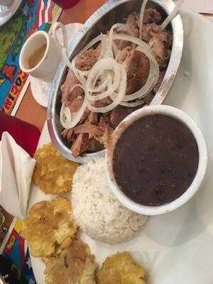 El Bajareque Restaurant