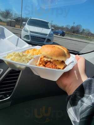 Louie's Hot Chicken And Barbecue