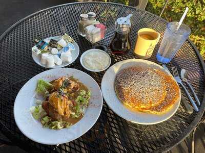 Russell's Marina Grill