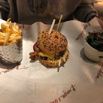 Burger & Lobster