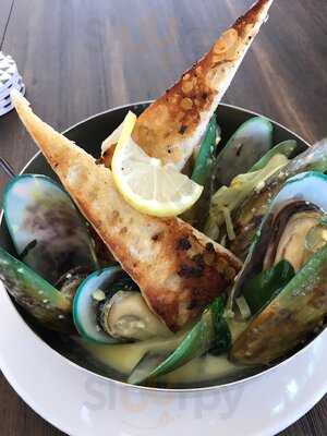 Wonderland Ocean Pub