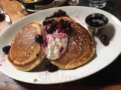 Monument Restaurant And Tavern