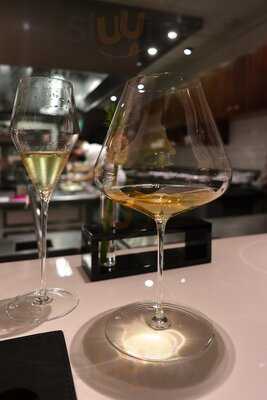 Pineapple And Pearls