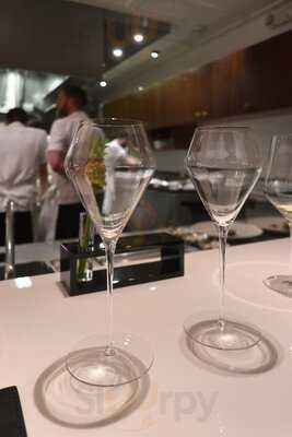 Pineapple And Pearls