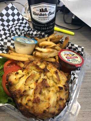 Harbor East Delicatessen And Pizzeria