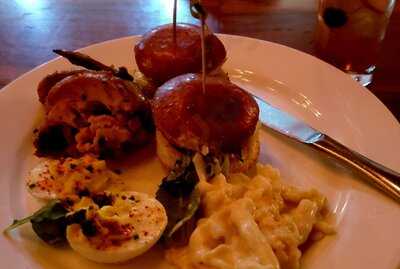 Sp2 Communal Bar + Restaurant