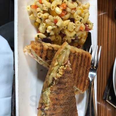 Sp2 Communal Bar + Restaurant