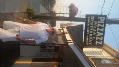 Pizzazz Pizza & Dining Room