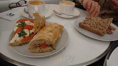 Lady M Cake Boutique