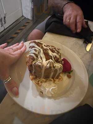 Royal House Oyster Bar