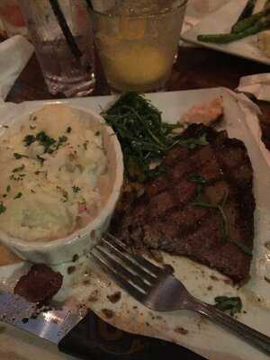 3 Monkeys Bar & Grill