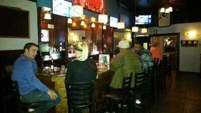 3 Monkeys Bar & Grill