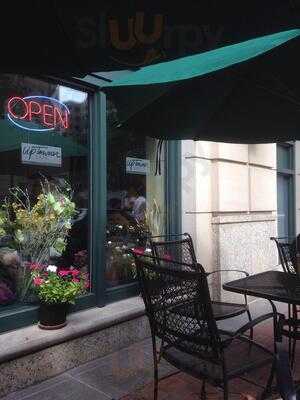 Uptowner Cafe