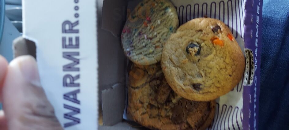 Insomnia Cookies