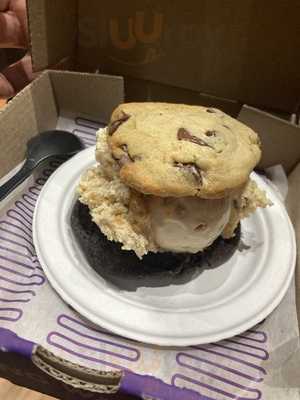 Insomnia Cookies