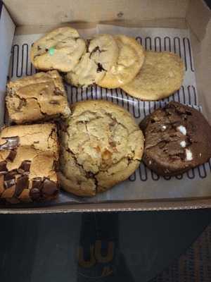 Insomnia Cookies