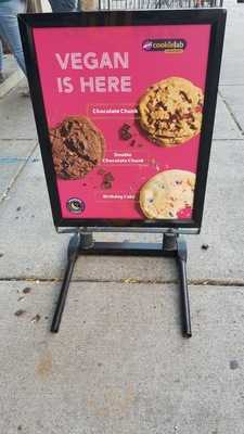 Insomnia Cookies