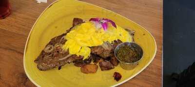 Biscayne Tavern And Grill