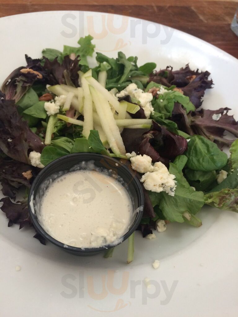 Aceitunas Beer Garden