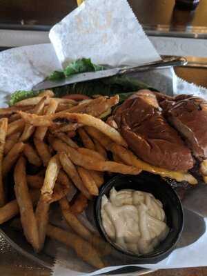 Mackenzie River Pizza, Grill & Pub