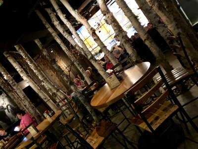 Mackenzie River Pizza, Grill & Pub