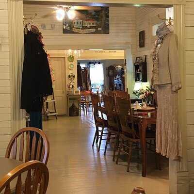 Avocado Cafe And Juice Bar