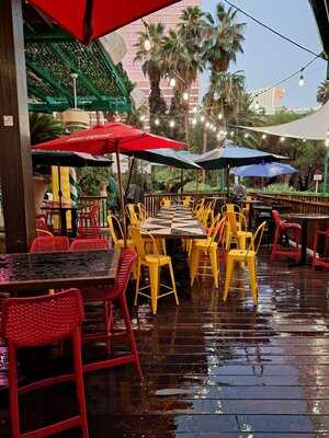 Carlos 'n Charlie's Restaurant Las Vegas