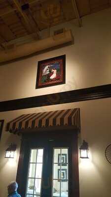 Jj's Bistro De Paris