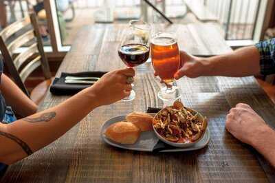 Alaro Craft Brewery & Restaurant