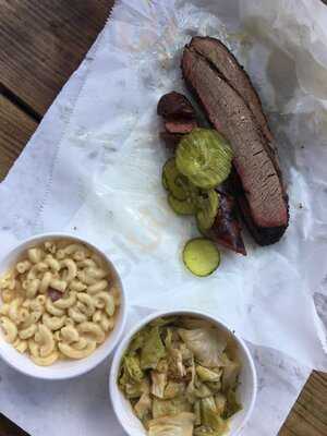 Brown's Bar-b-que