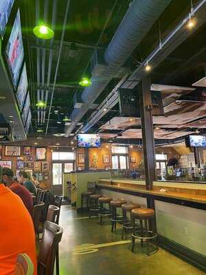 Manning's Sports Bar And Grill