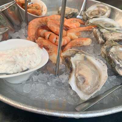 On The Bend Oyster Bar & Lounge