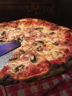 Ferraro's Pizzeria And Pub