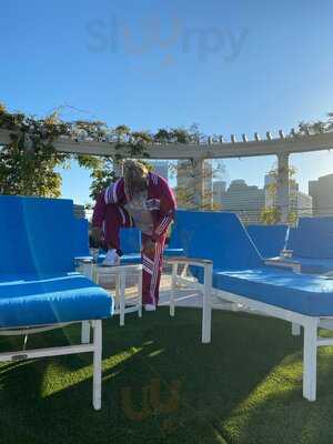 The Roof Garden At The Peninsula Beverly Hills