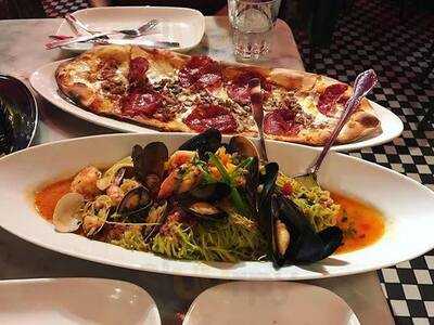 Calzone's Restaurant