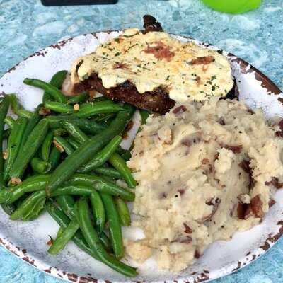 Wolfies Grill - Geist