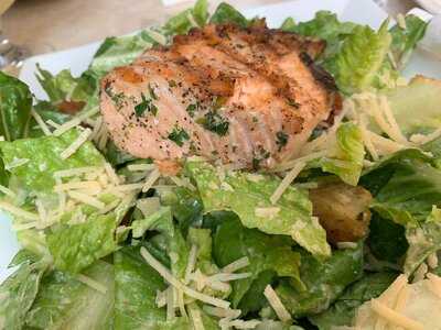 Chestnut Grill & Sidewalk Cafe