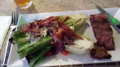 Chestnut Grill & Sidewalk Cafe