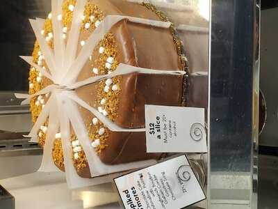 Debbie Does Doberge, Bakery Bar