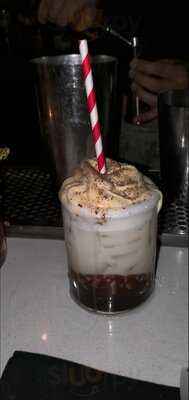 Debbie Does Doberge, Bakery Bar