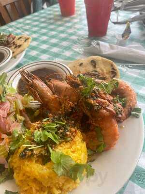 La Macarena Pupuseria & Latin Cafe