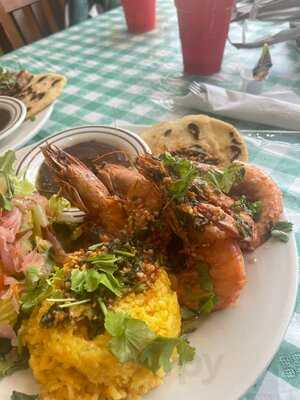 La Macarena Pupuseria & Latin Cafe