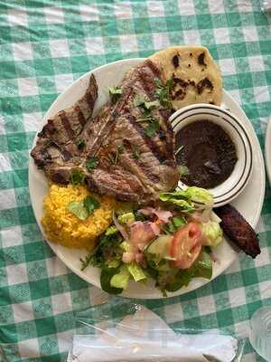 La Macarena Pupuseria & Latin Cafe