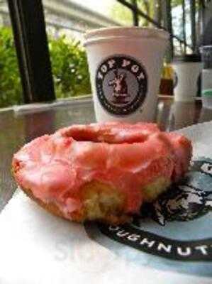 Top Pot Coffee & Doughnuts - Capitol Hill